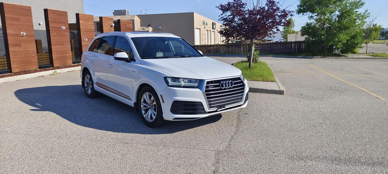 2017 Audi Q7 3.0T Technik Photo