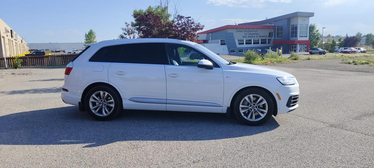 2017 Audi Q7 3.0T Technik Photo
