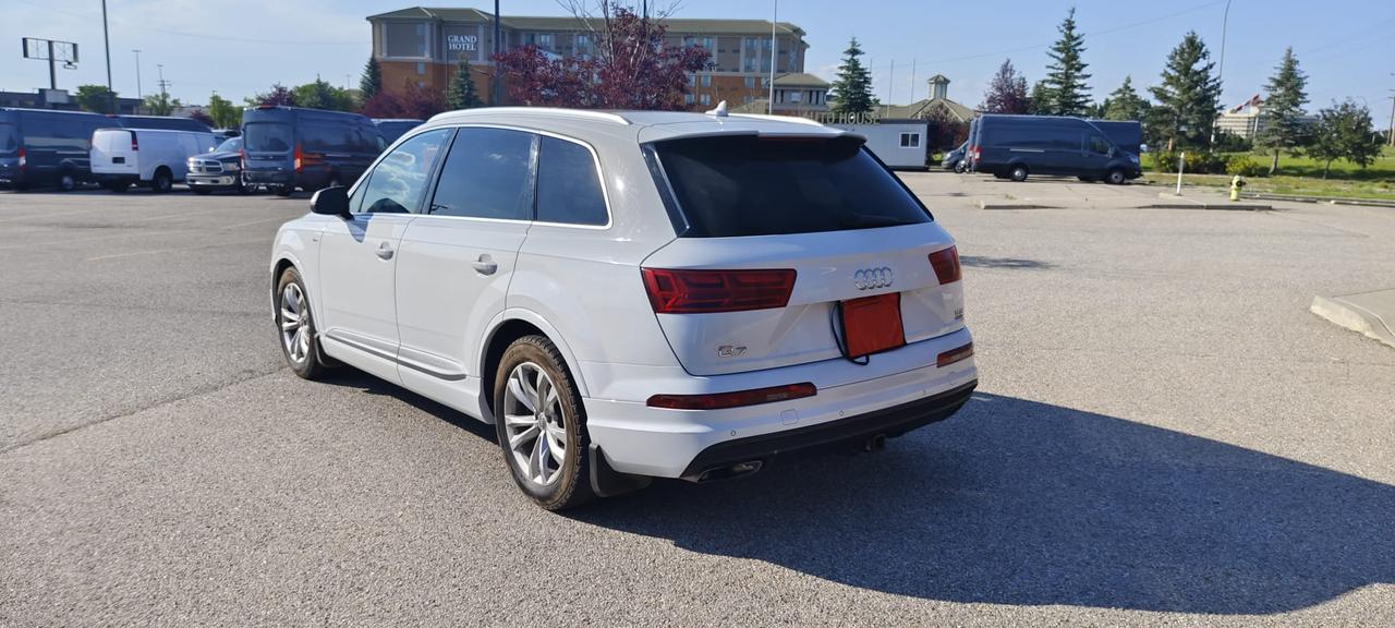 2017 Audi Q7 3.0T Technik Photo