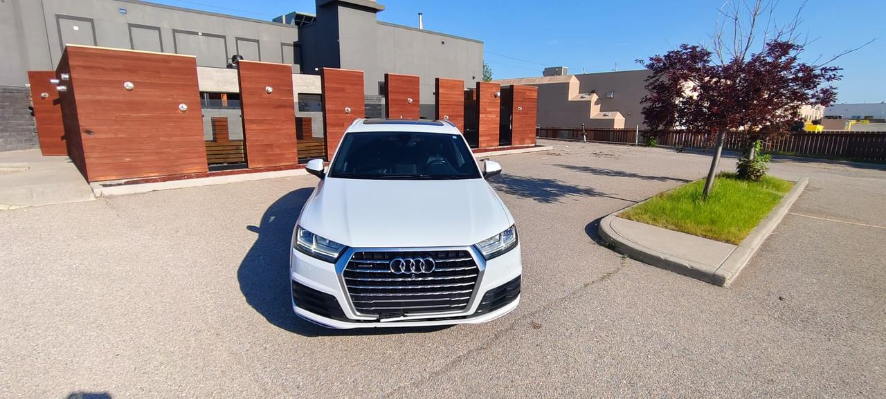 2017 Audi Q7 3.0T Technik Photo