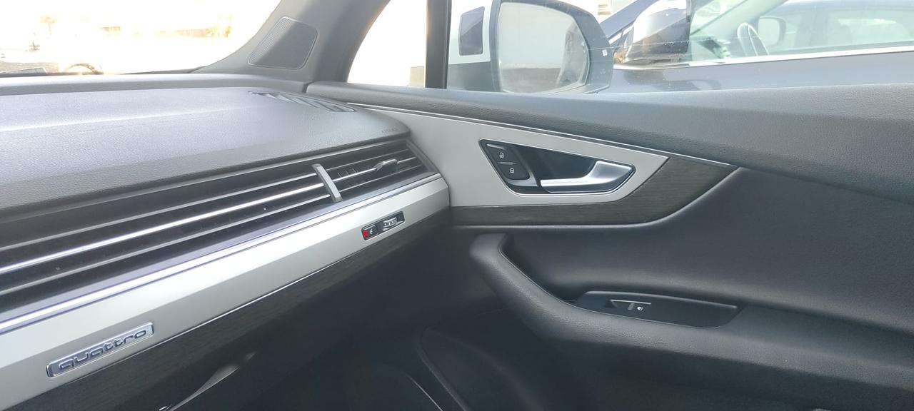 2017 Audi Q7 3.0T Technik - Photo #29