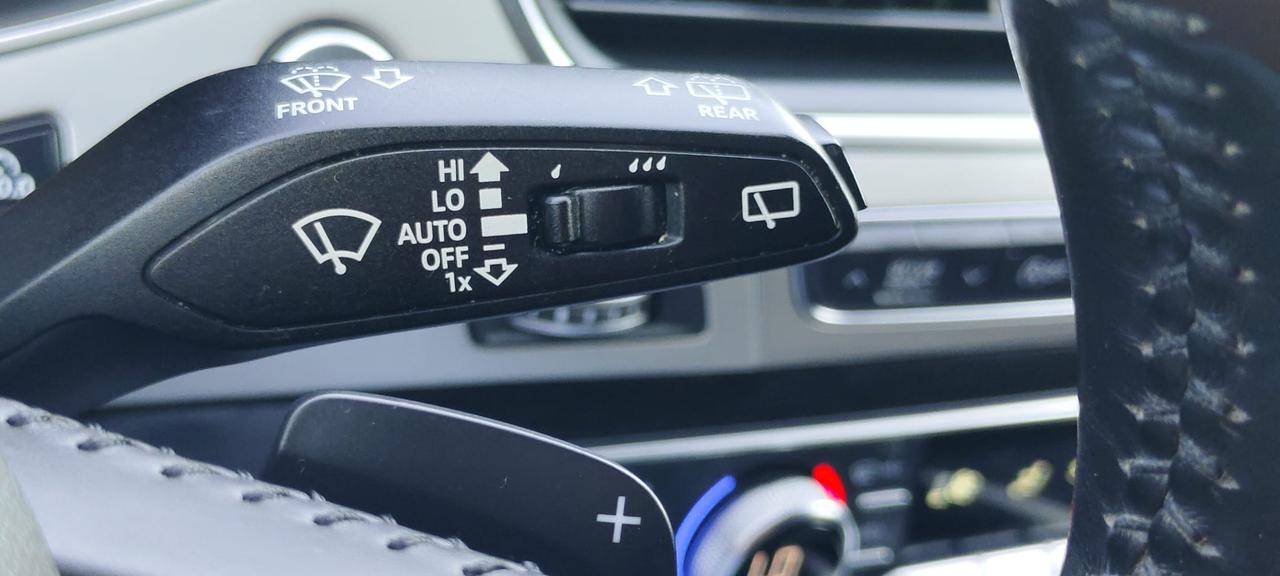 2017 Audi Q7 3.0T Technik Photo