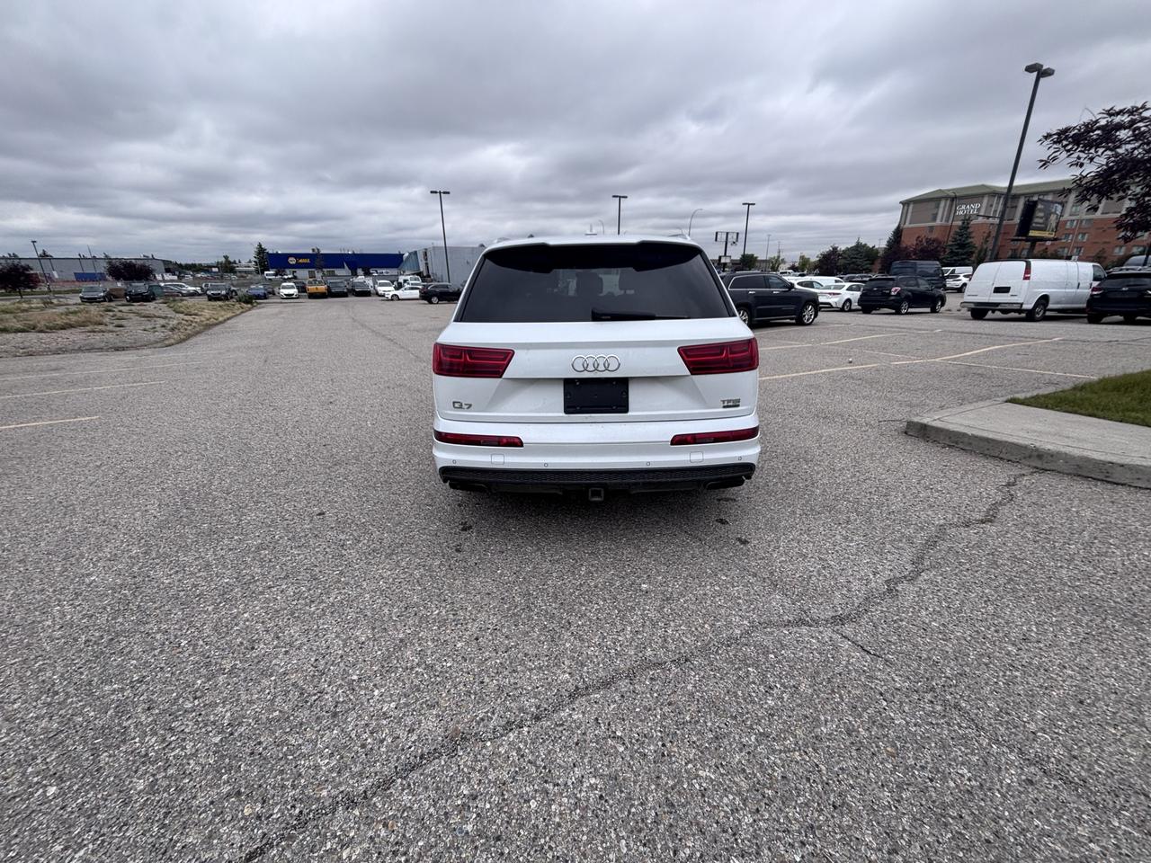 2017 Audi Q7 3.0T Technik Photo