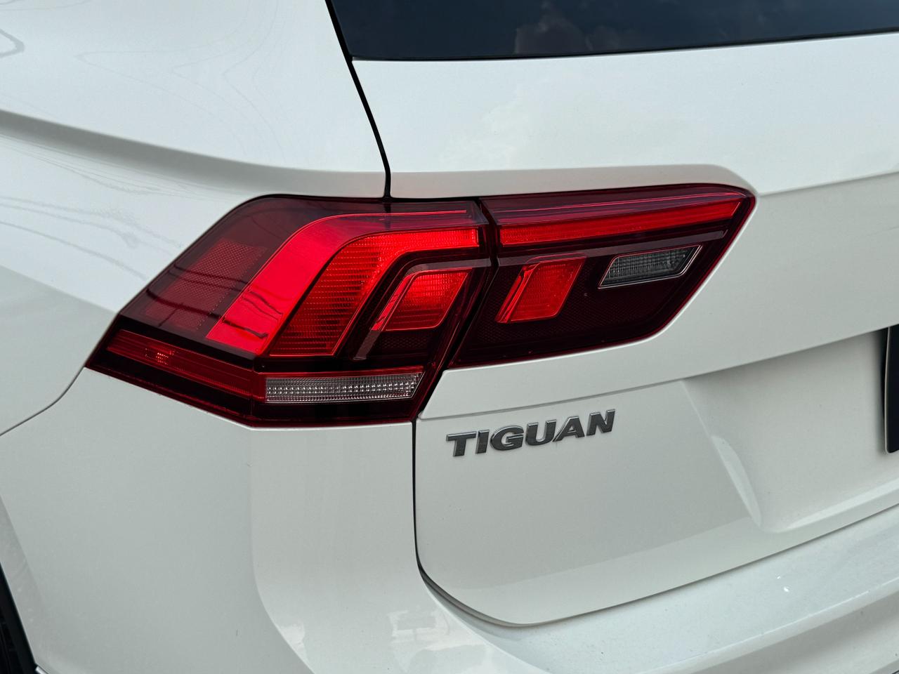 2018 Volkswagen Tiguan Highline 4MOTION+CLEAN CARFAX Photo