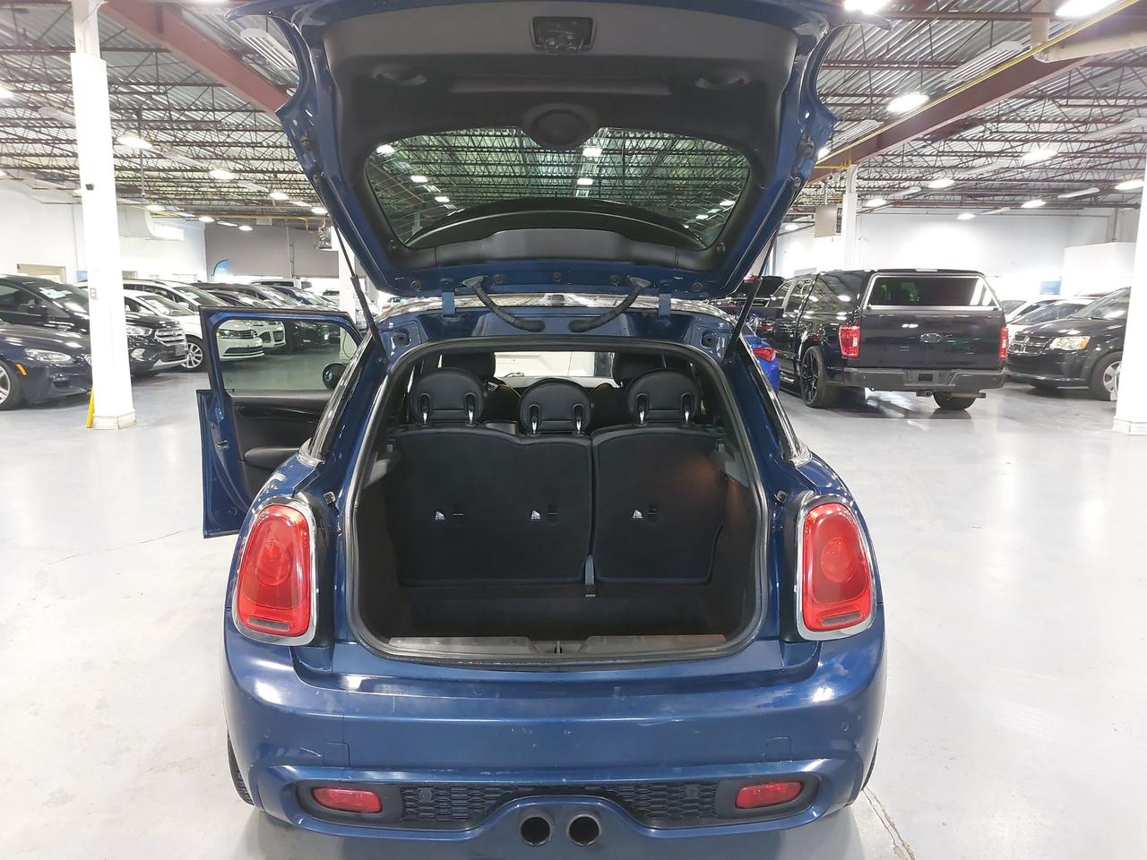 2016 MINI Cooper 5dr HB S Photo