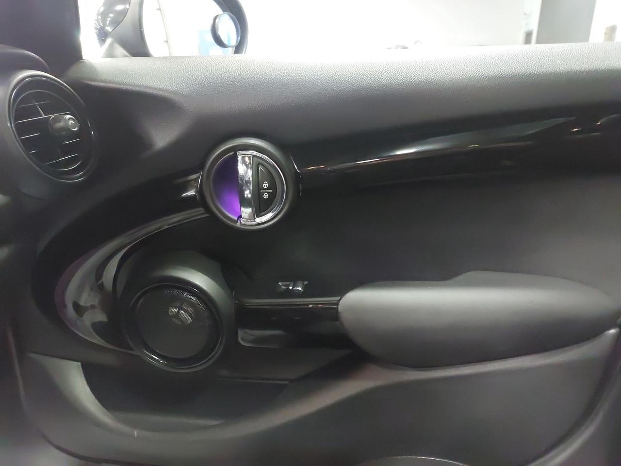 2016 MINI Cooper 5dr HB S Photo