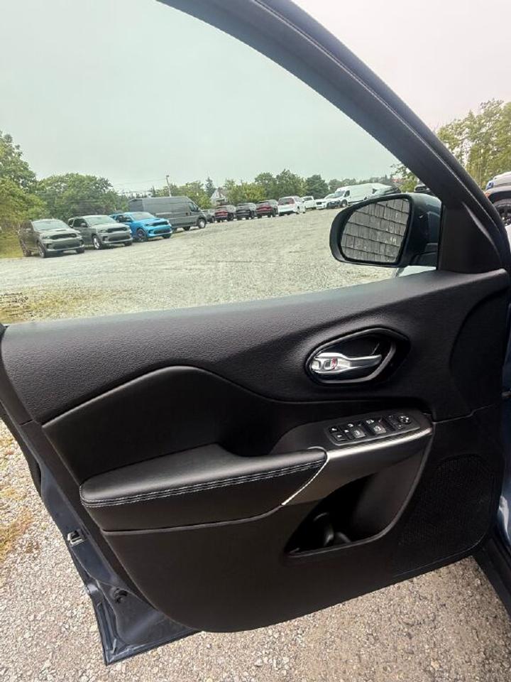 2021 Jeep Cherokee North Photo