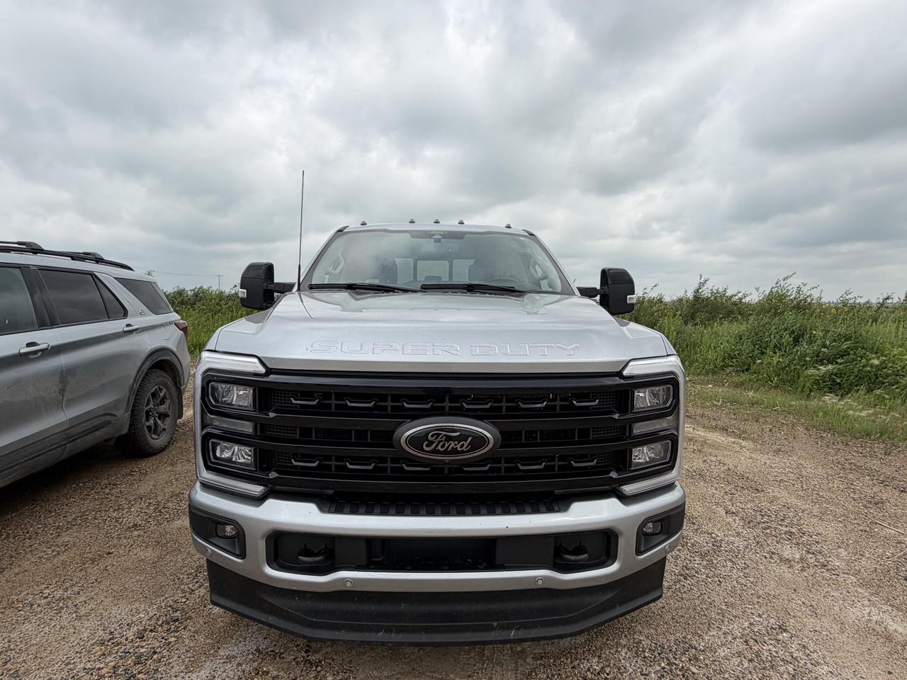 2024 Ford F-350 Super Duty SRW Lariat Photo2