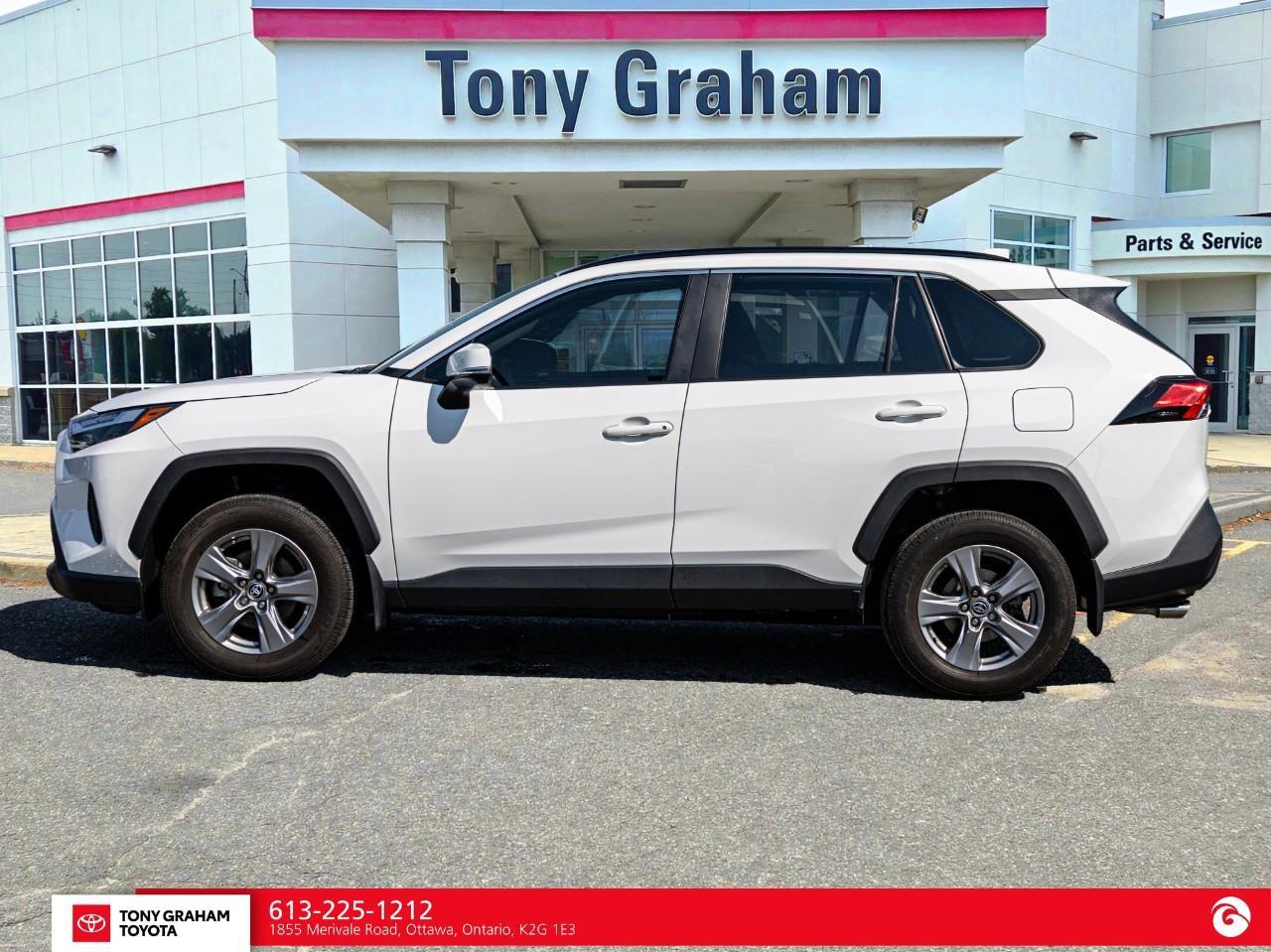 2025 Toyota RAV4 XLE Photo
