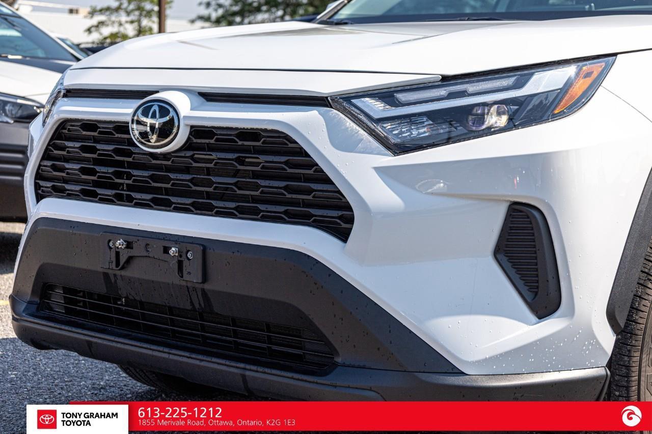 2025 Toyota RAV4 XLE Photo