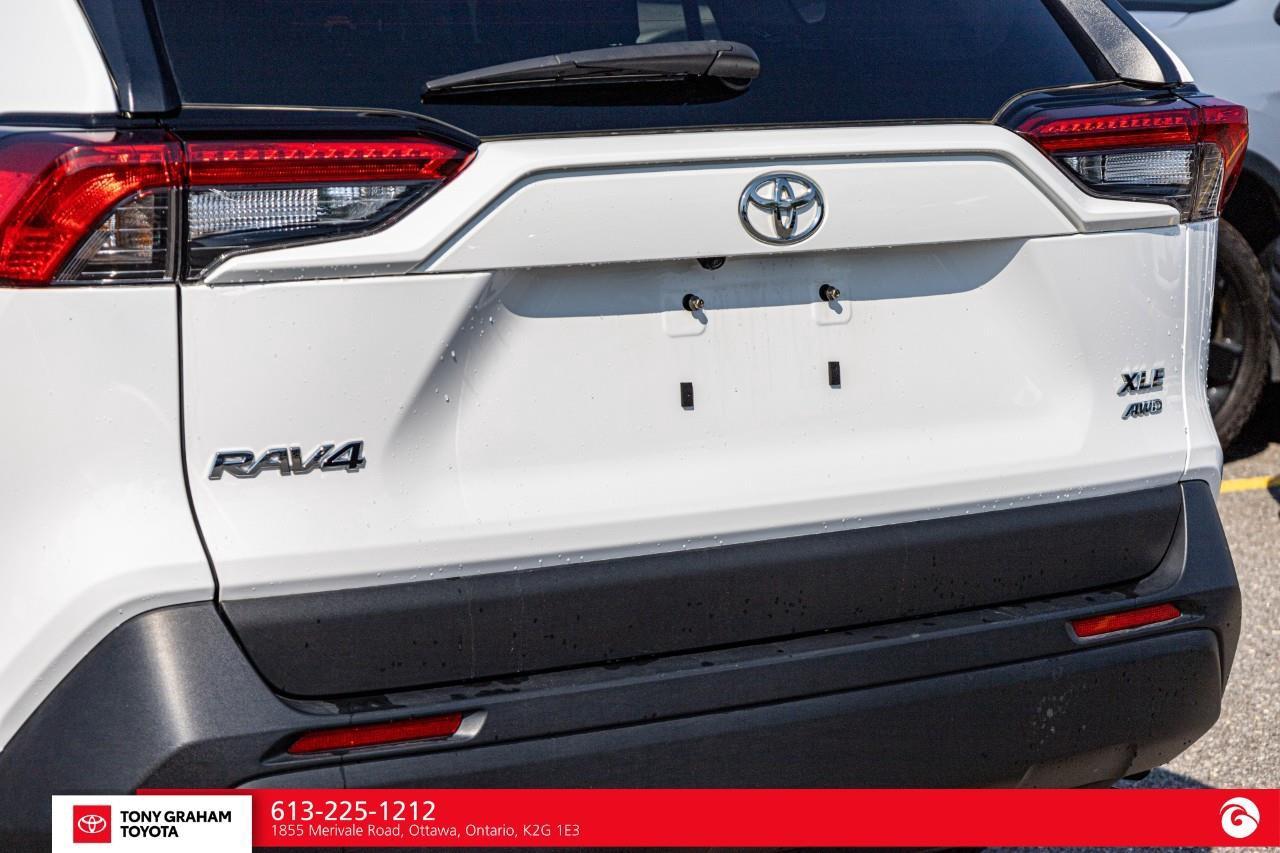 2025 Toyota RAV4 XLE Photo