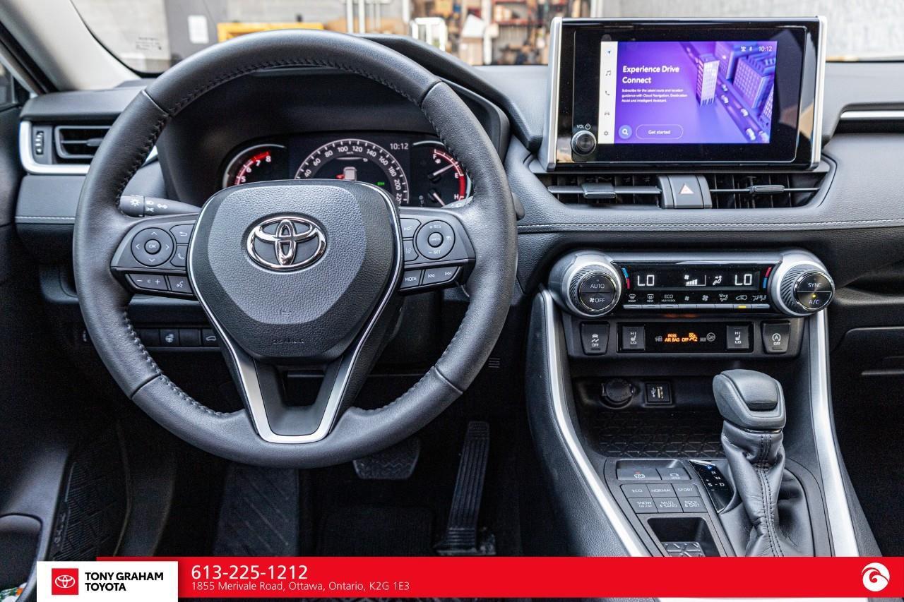 2025 Toyota RAV4 XLE Photo