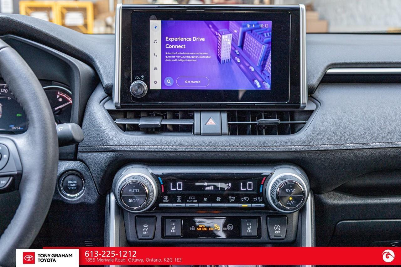 2025 Toyota RAV4 XLE Photo