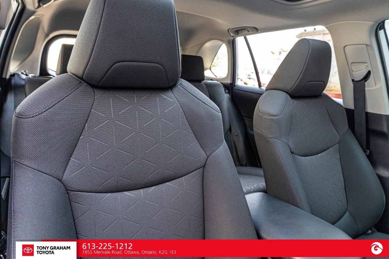 2025 Toyota RAV4 XLE Photo
