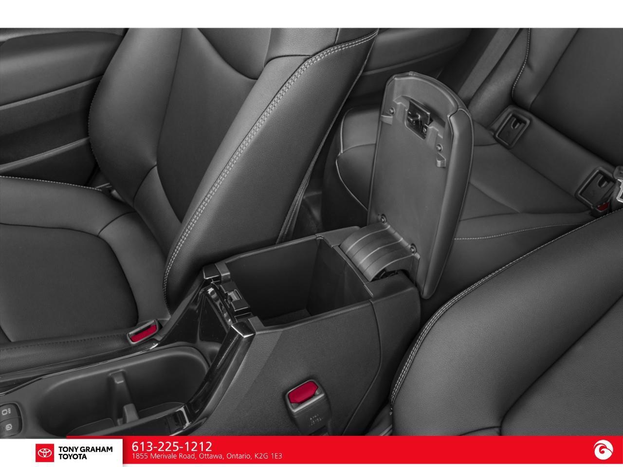 2022 Toyota Corolla Cross XLE Photo