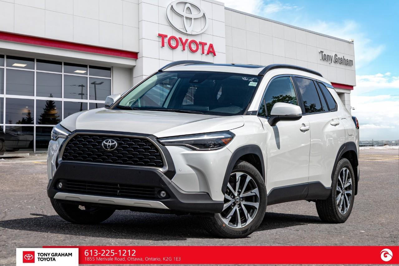 2022 Toyota Corolla Cross XLE Photo0