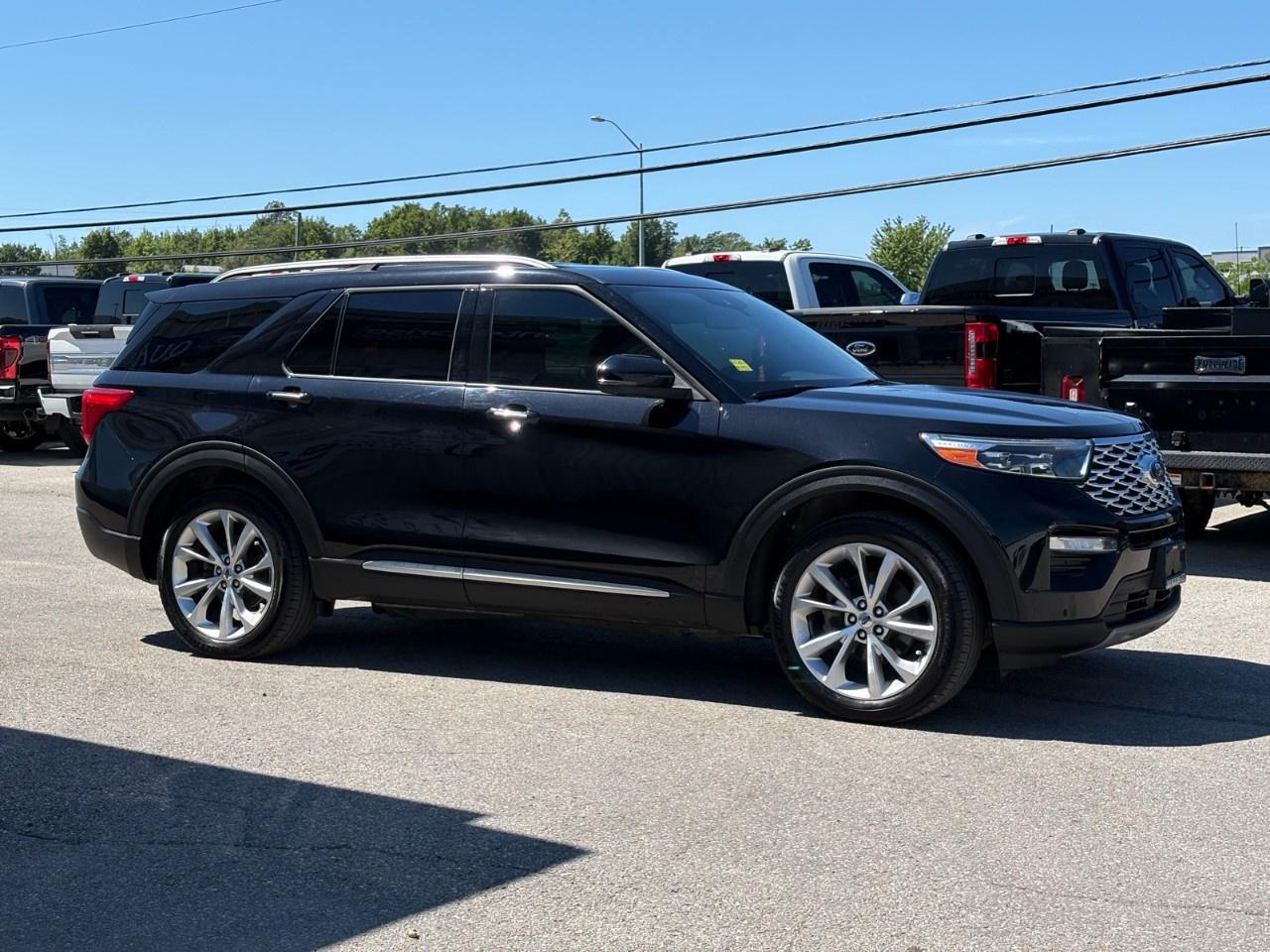 2023 Ford Explorer Platinum 4WD Photo4