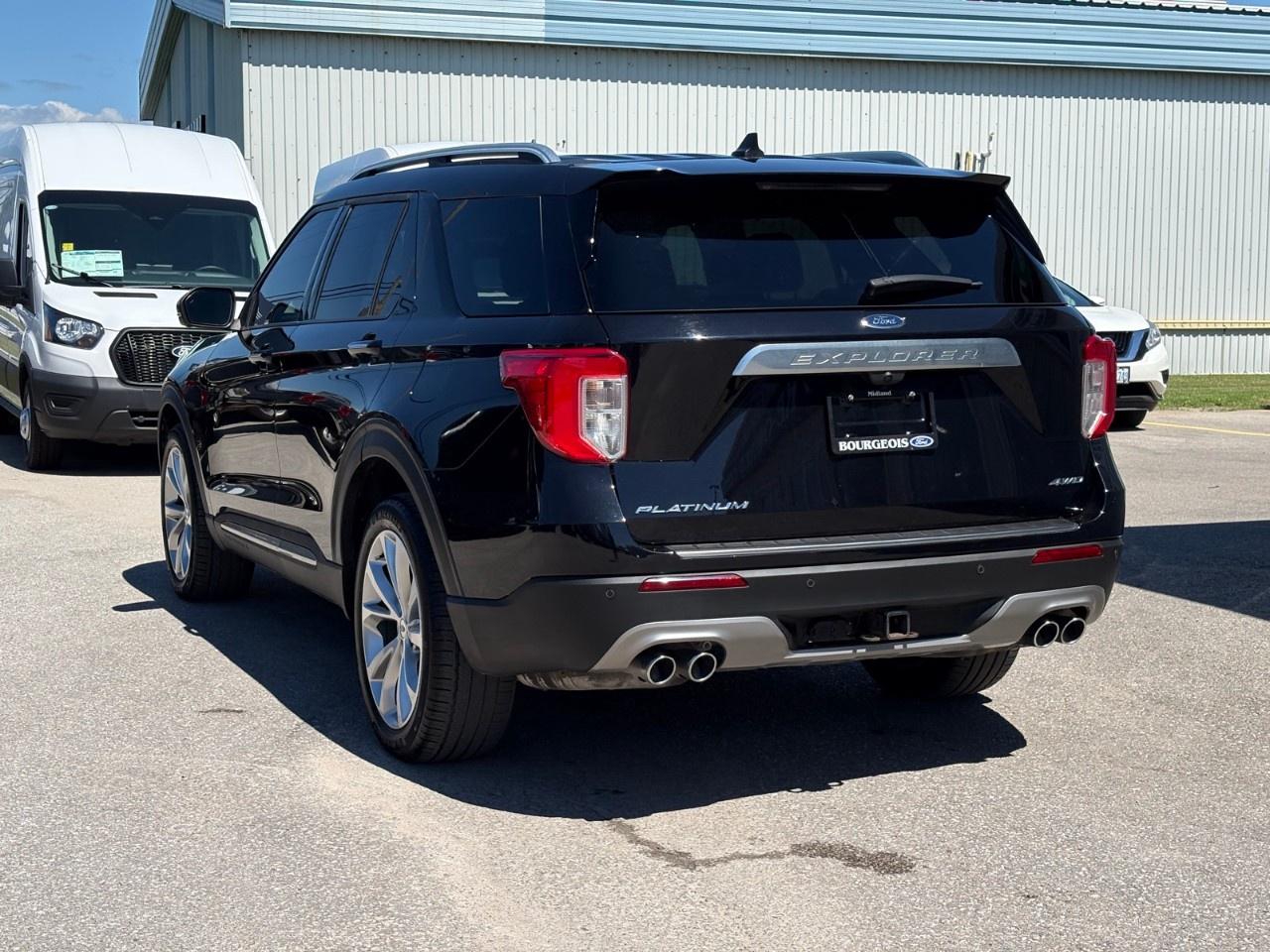 2023 Ford Explorer Platinum 4WD Photo