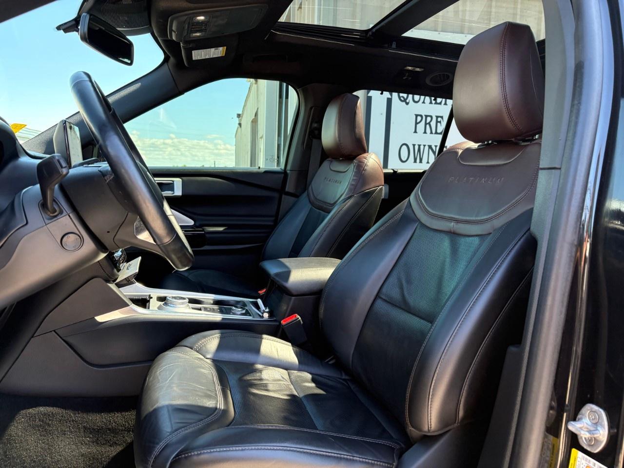 2023 Ford Explorer Platinum 4WD Photo
