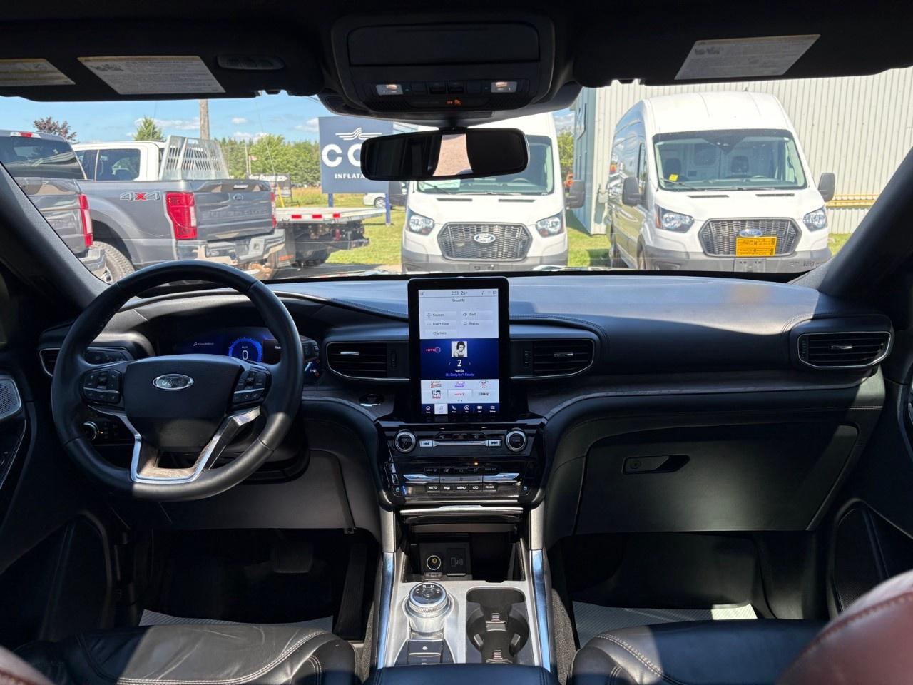 2023 Ford Explorer Platinum 4WD Photo