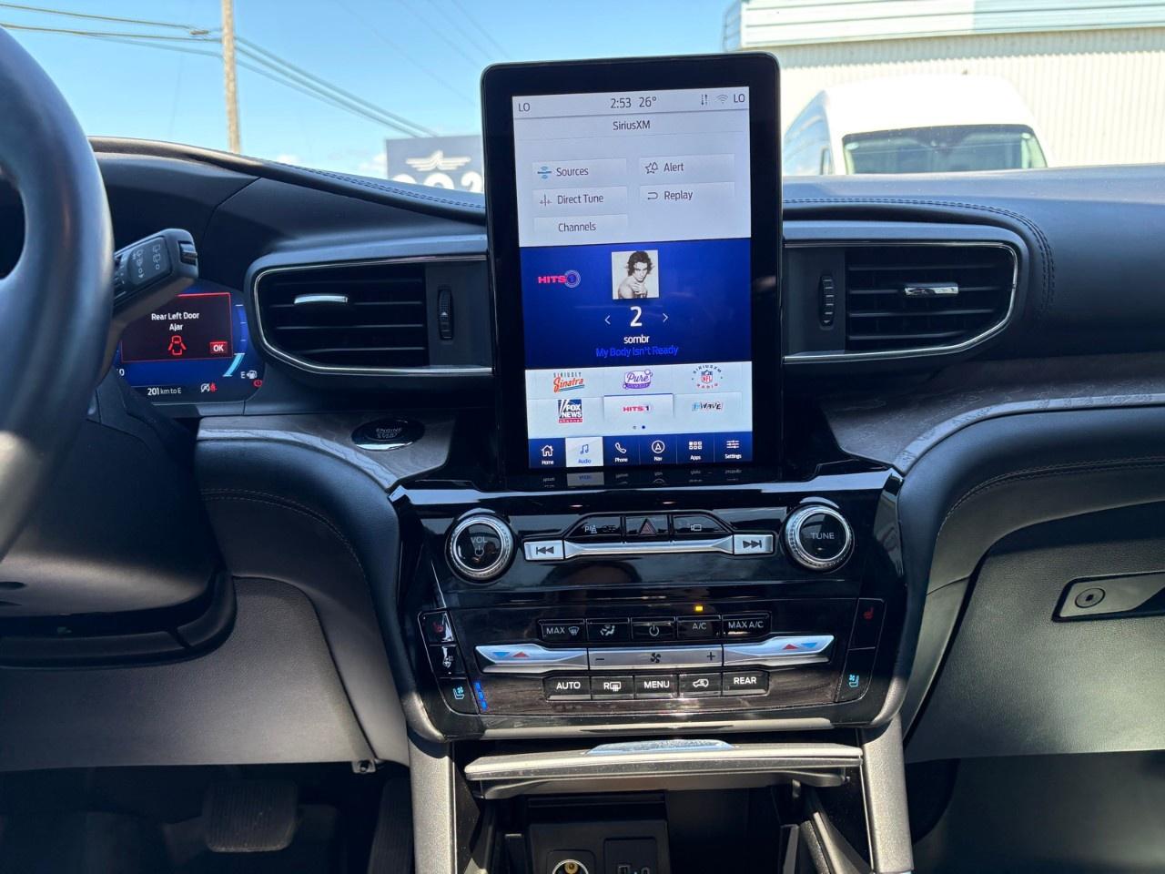 2023 Ford Explorer Platinum 4WD Photo