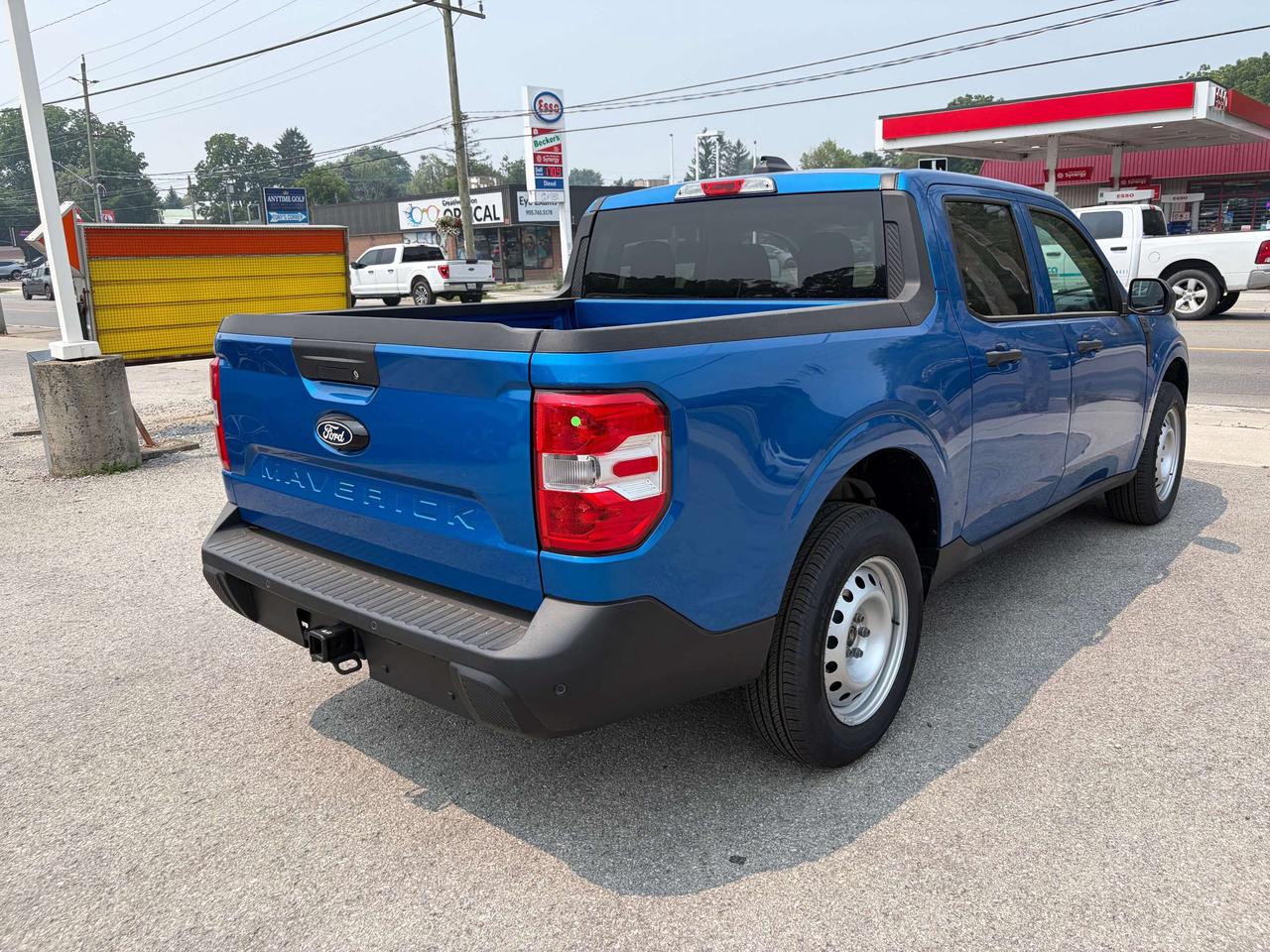 2026 Ford Maverick XL AWD SuperCrew 102A Photo3