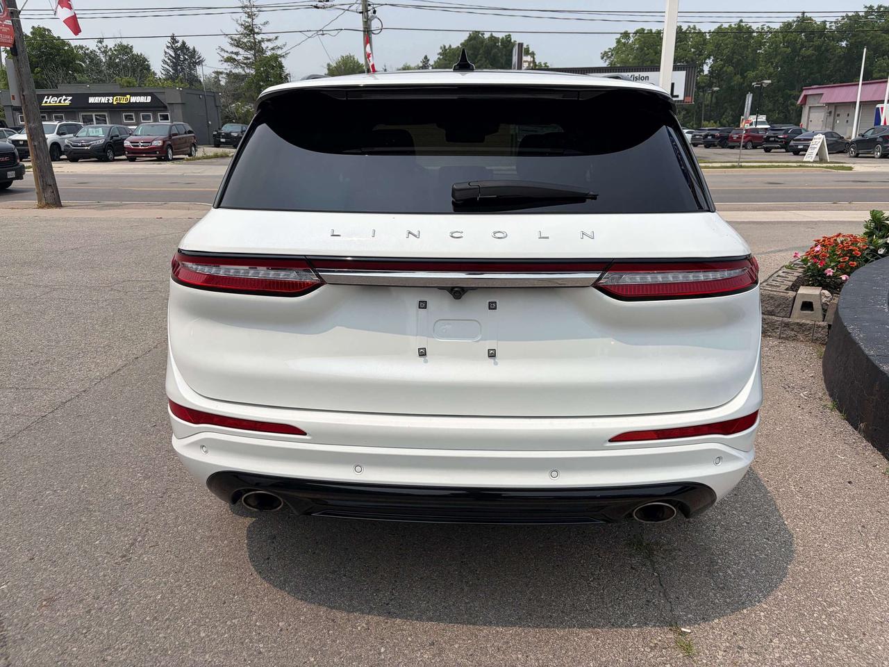 2023 Lincoln Corsair Reserve AWD Photo3