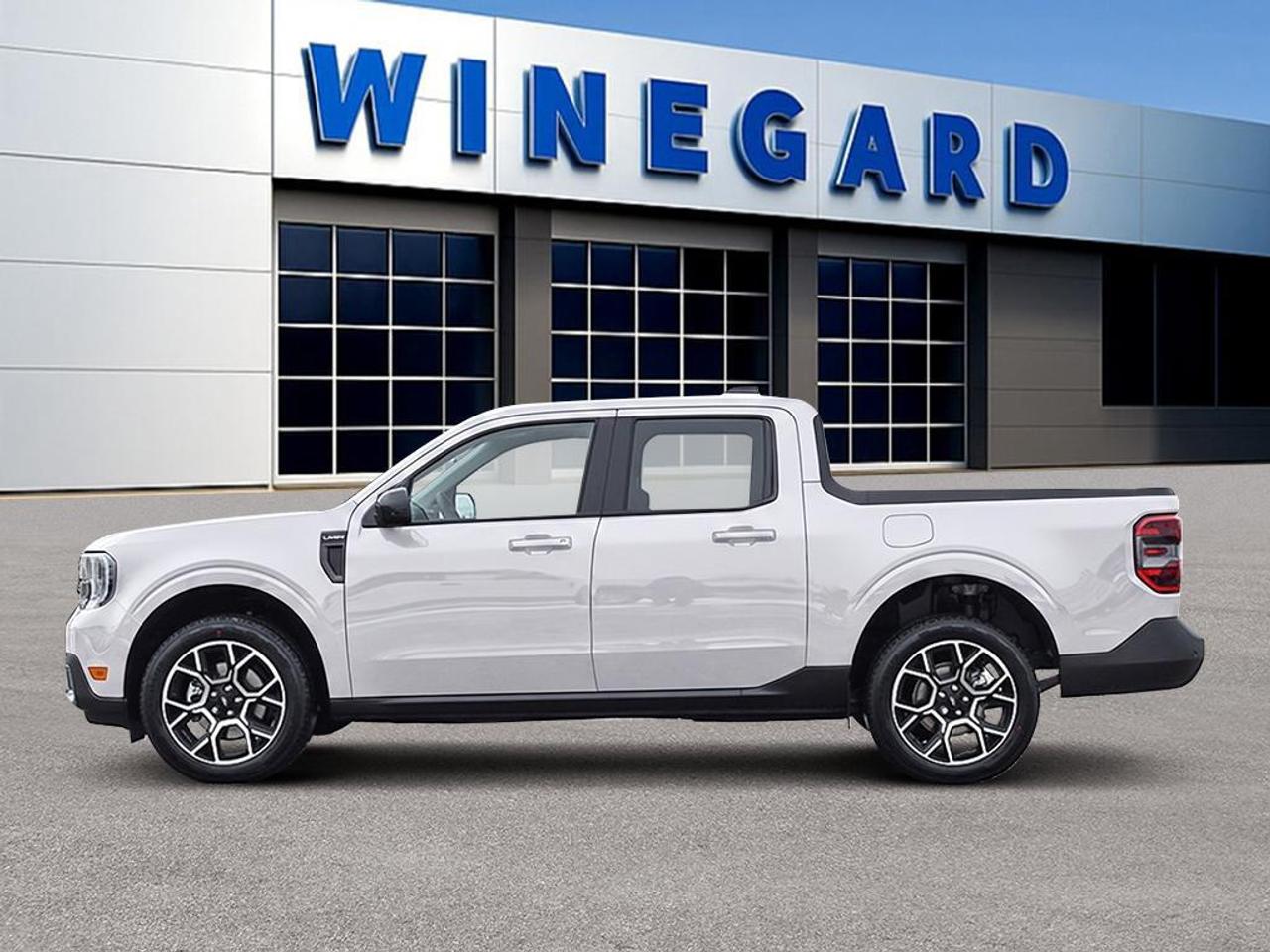 2026 Ford Maverick LARIAT AWD SuperCrew 501A Photo2