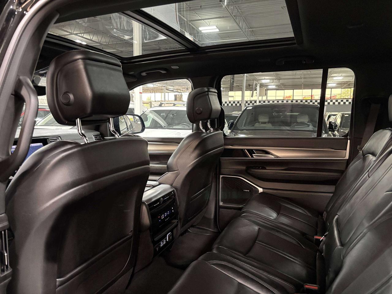 2024 Jeep Wagoneer Series II Carbide|AWD|8PASS|LEATHER|NAV|ALPINE|+++ Photo