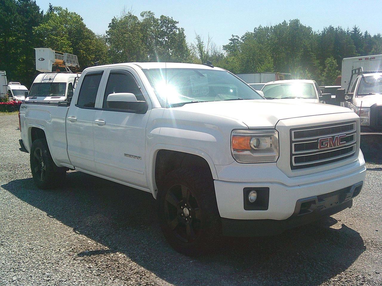 Used 2015 GMC Sierra 1500 4WD DOUBLE CAB 143.5 for sale in Fenwick, ON