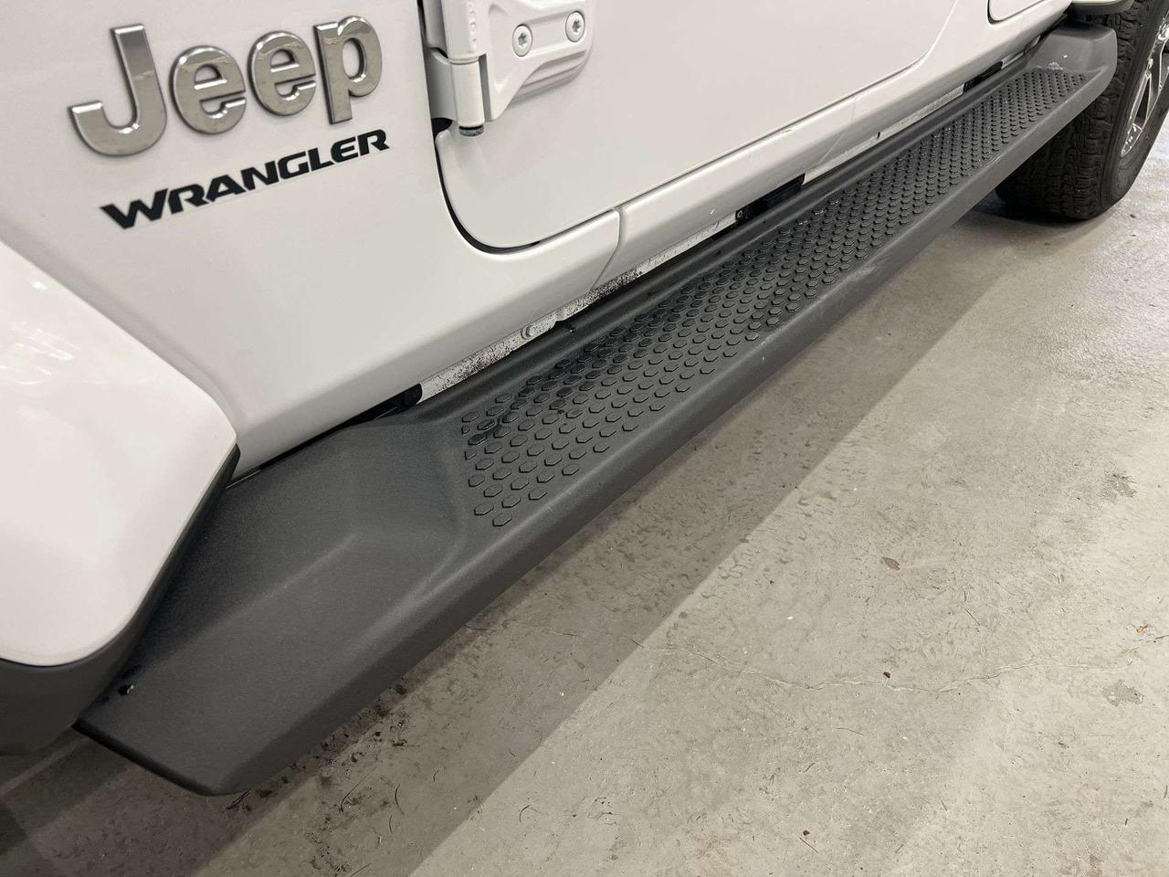 2023 Jeep Wrangler SAHARA 4X4 | 4-DR | HTD SEATS | CARPLAY | HARD TOP Photo