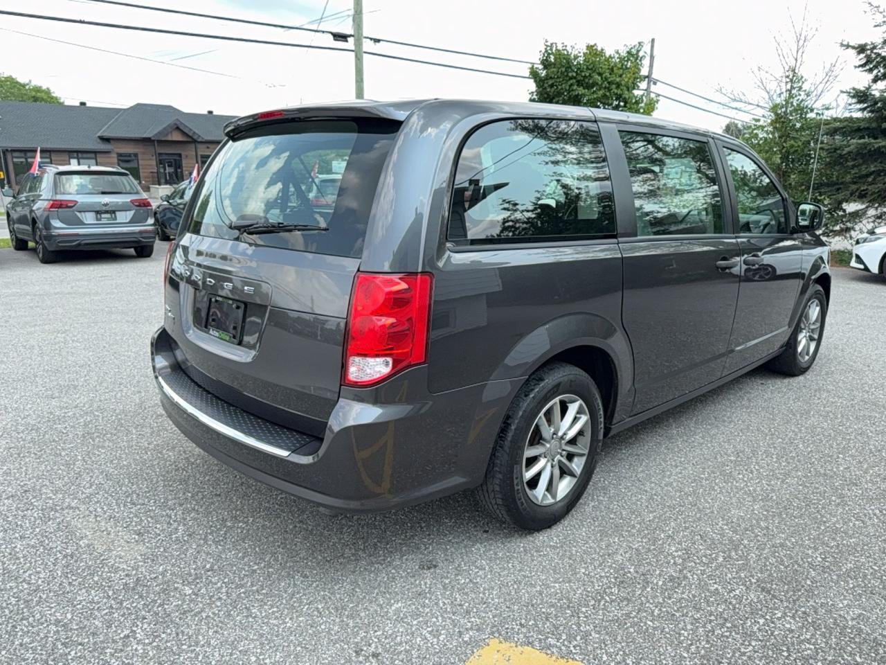 2020 Dodge Grand Caravan SE-REVERSE CAM-KEYLESS ENTRY-CLEAN CARFAX Photo4