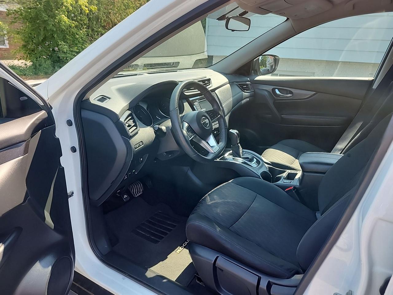2020 Nissan Rogue AWD-DRIVE ASSIST-APPLE CARPLAY-ANDROID AUTO-REMOTE STARTER Photo