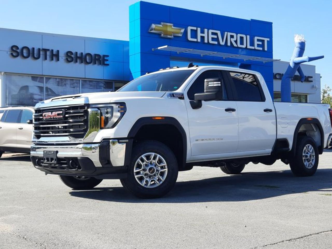 4WD Crew Cab 159 Pro, 10-Speed Automatic, Turbocharged Diesel V8 6.6L/