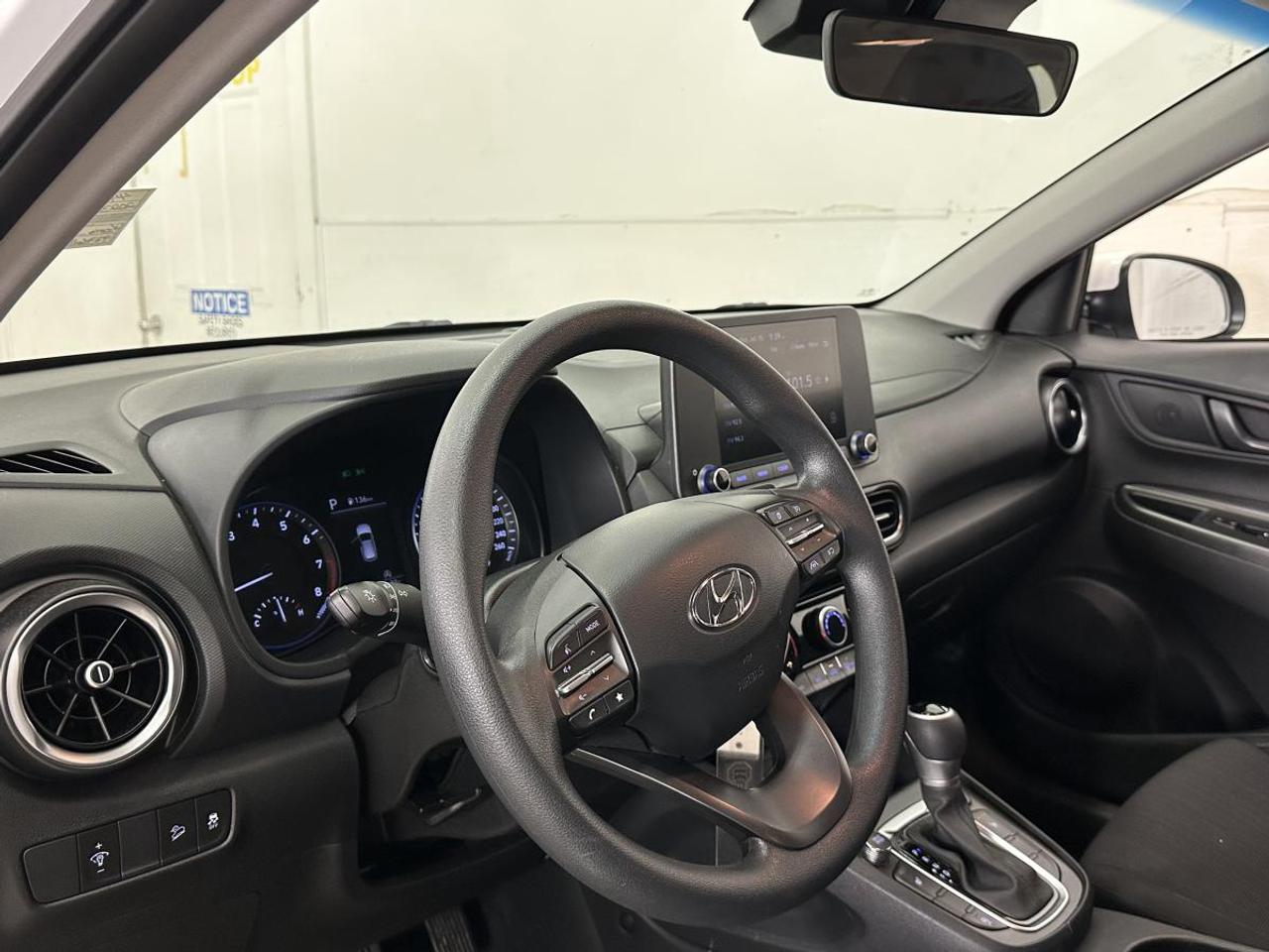 2023 Hyundai KONA 2.0L Essential FWD Photo