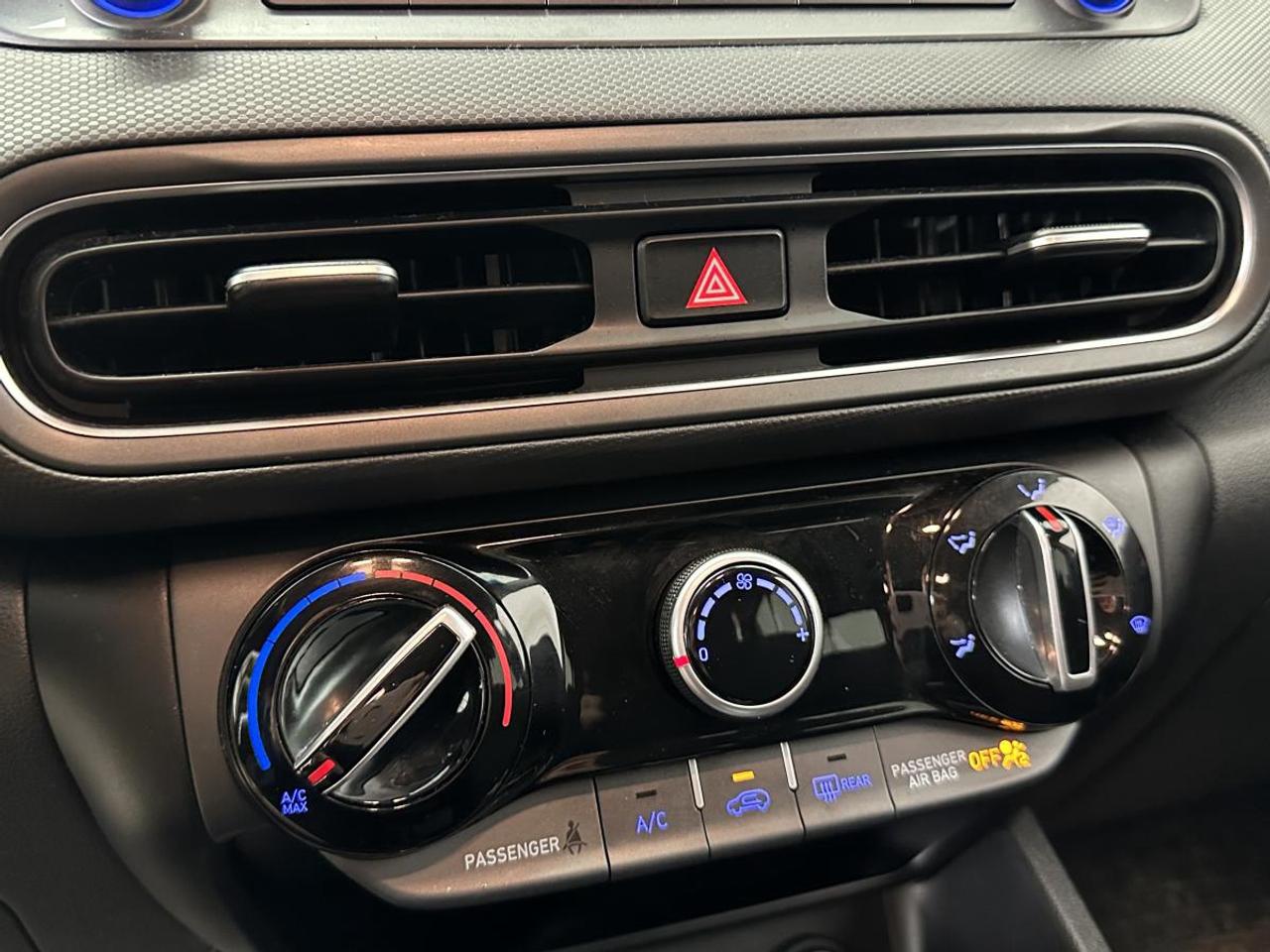 2023 Hyundai KONA 2.0L Essential FWD Photo