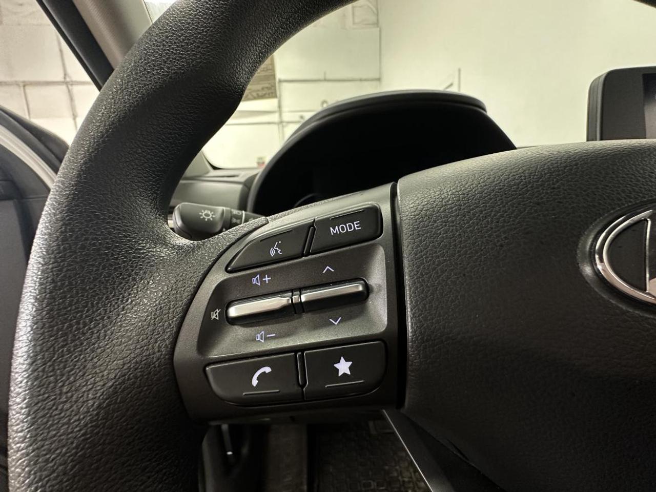 2023 Hyundai KONA 2.0L Essential FWD Photo