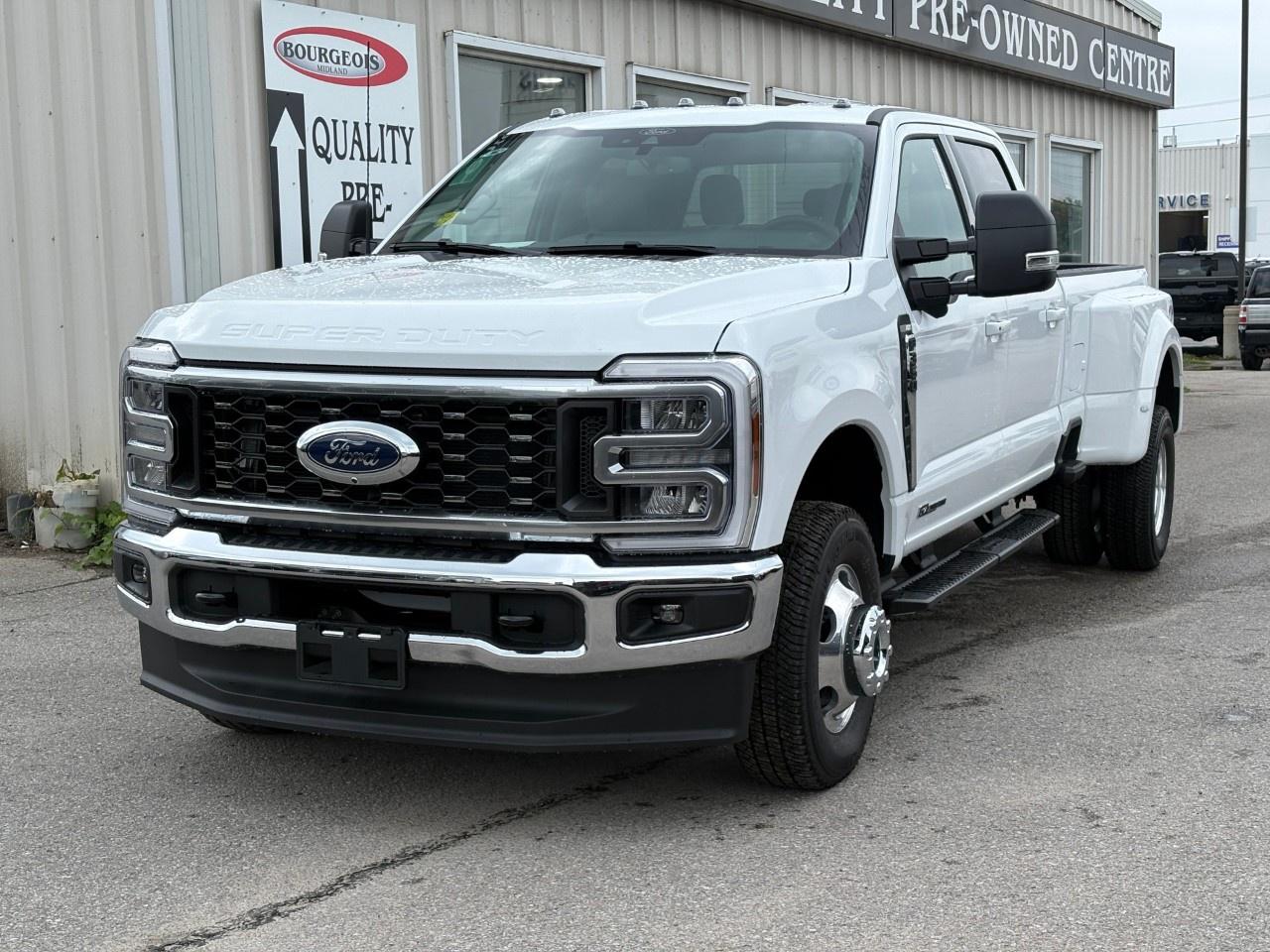 2026 Ford F-350 Super Duty DRW XLT 4WD CREW CAB 8' BOX Photo
