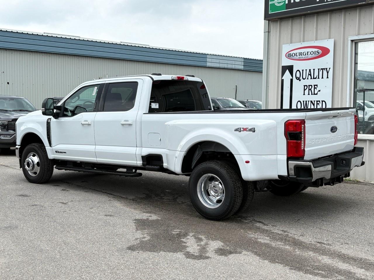 2026 Ford F-350 Super Duty DRW XLT 4WD CREW CAB 8' BOX Photo
