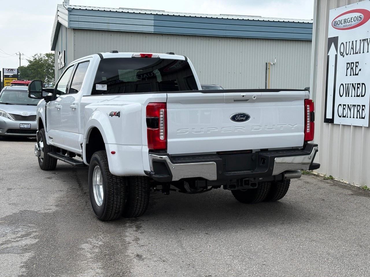 2026 Ford F-350 Super Duty DRW XLT 4WD CREW CAB 8' BOX Photo