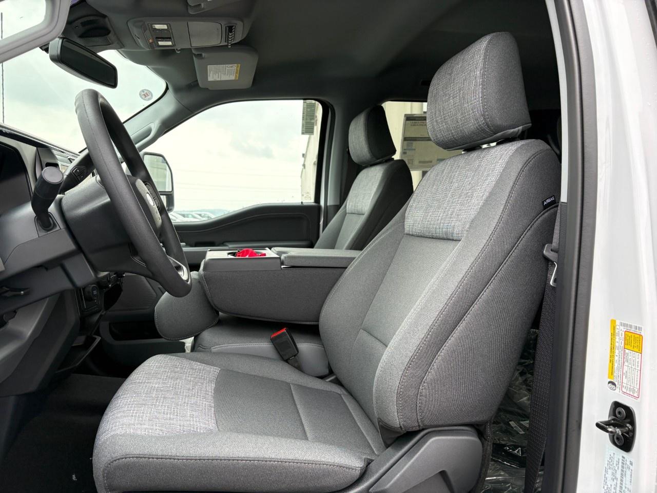2026 Ford F-350 Super Duty DRW XLT 4WD CREW CAB 8' BOX Photo