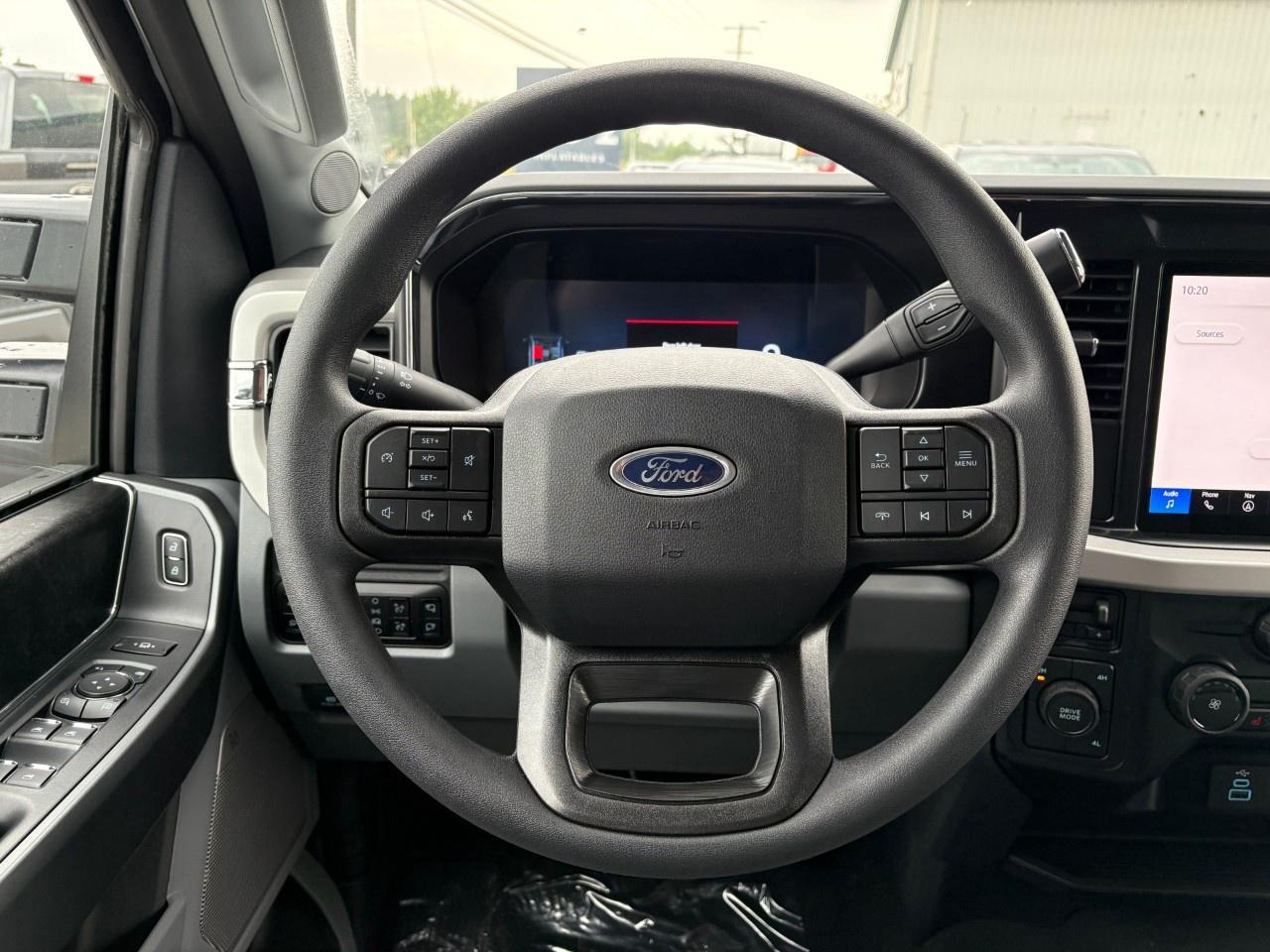 2026 Ford F-350 Super Duty DRW XLT 4WD CREW CAB 8' BOX Photo