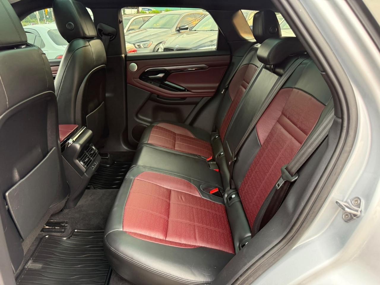 2020 Land Rover Evoque HSE Photo