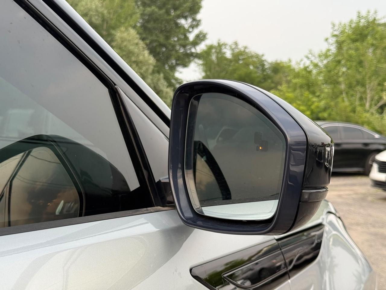 2020 Land Rover Evoque HSE Photo
