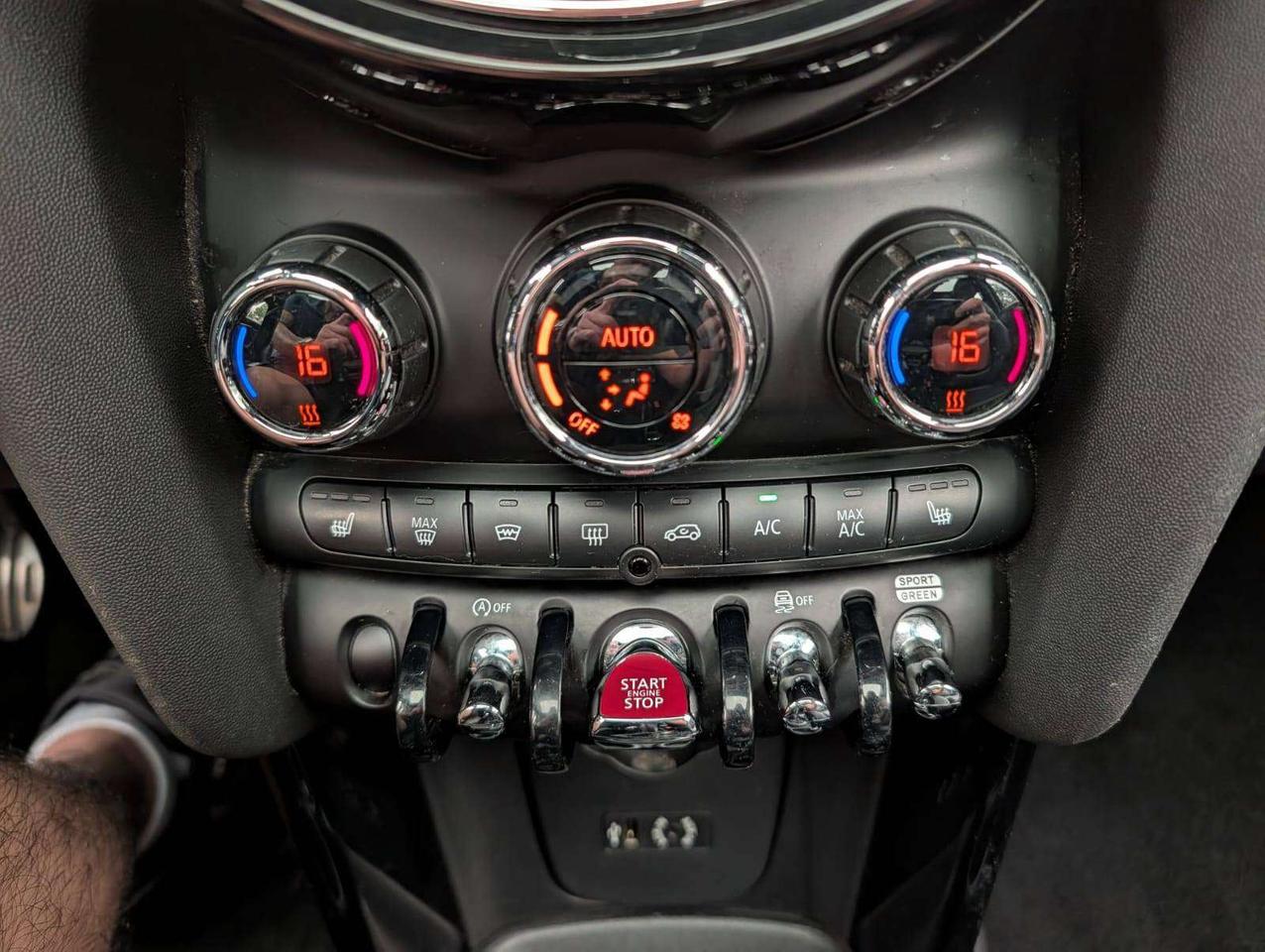 2018 MINI 3 Door John Cooper Works Photo