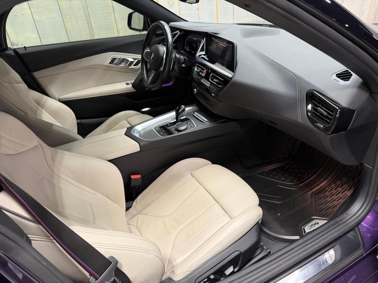 2023 BMW Z4 M40i Roadster Photo