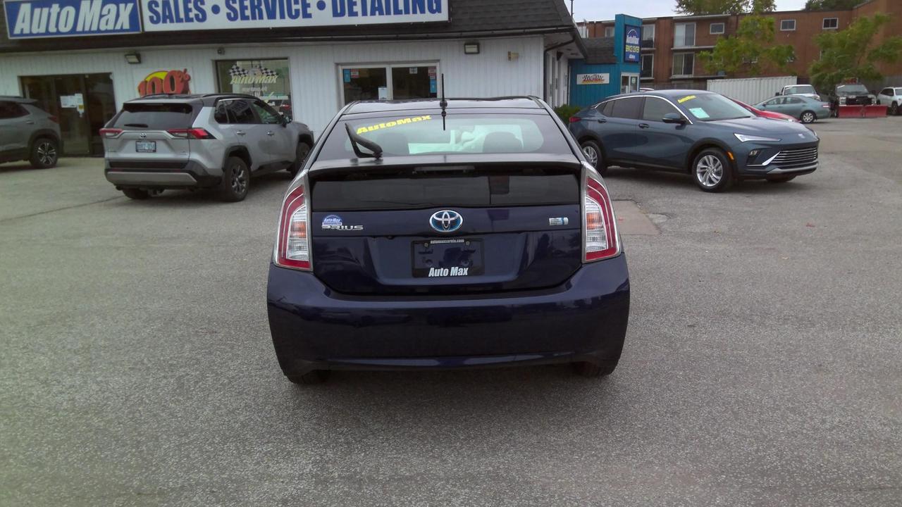 2013 Toyota Prius Base 5dr Hatchback Photo