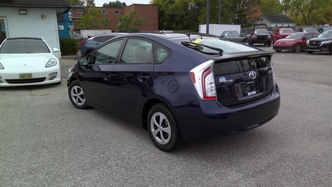 2013 Toyota Prius Base 5dr Hatchback Photo