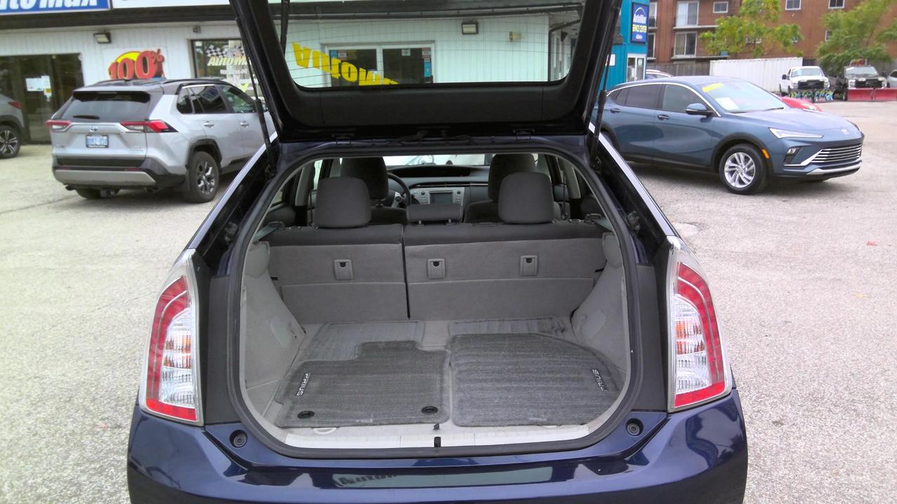 2013 Toyota Prius Base 5dr Hatchback Photo