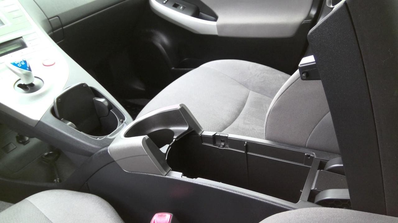 2013 Toyota Prius Base 5dr Hatchback Photo